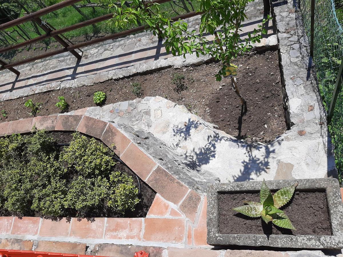 Deliziosa Casetta Sull'Appennino Toscano Montefegatesi Buitenkant foto