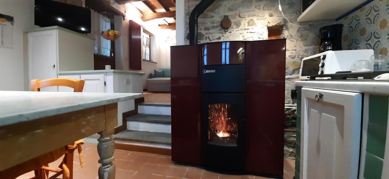 Deliziosa Casetta Sull'Appennino Toscano Montefegatesi Buitenkant foto