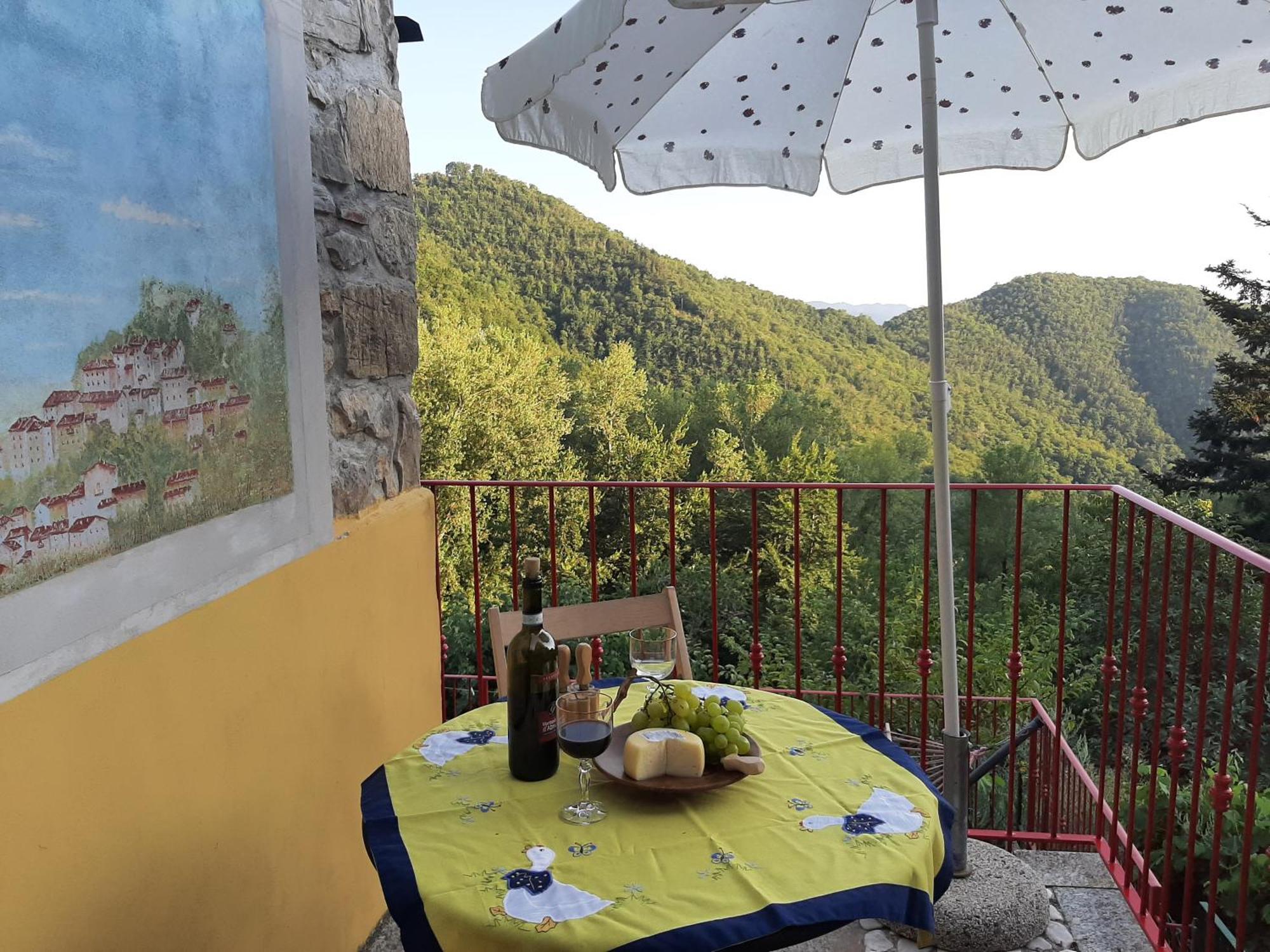 Deliziosa Casetta Sull'Appennino Toscano Montefegatesi Buitenkant foto