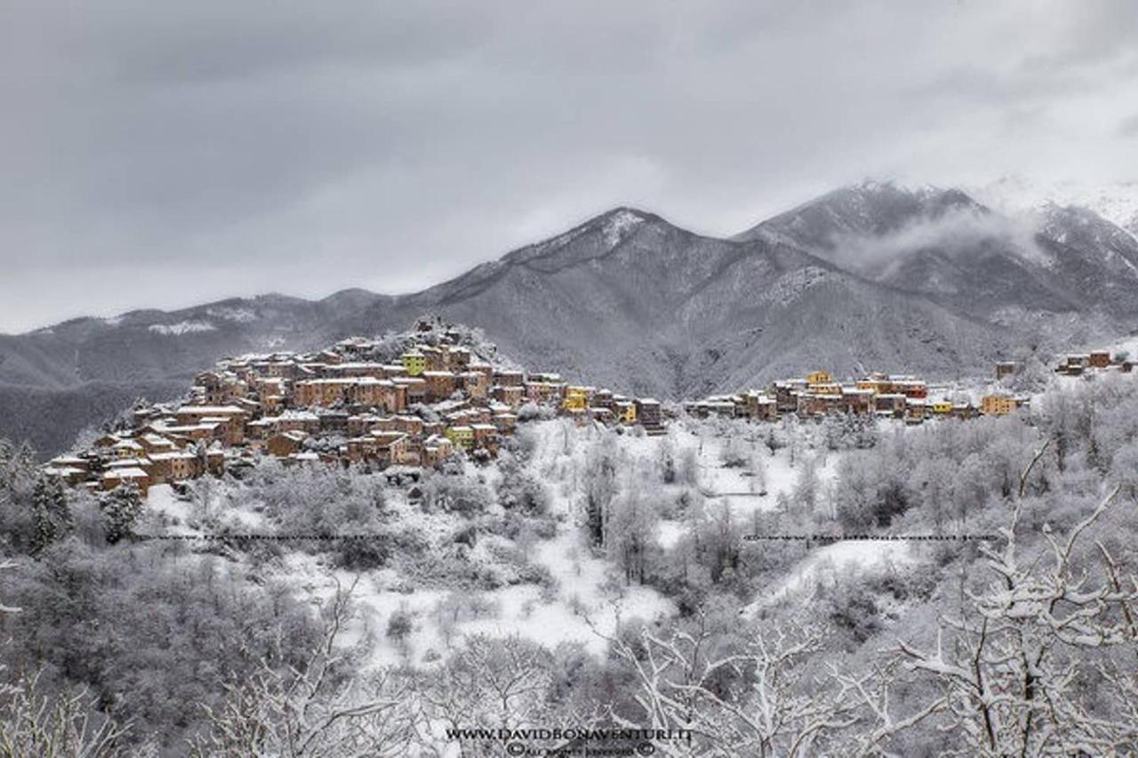 Deliziosa Casetta Sull'Appennino Toscano Montefegatesi Buitenkant foto